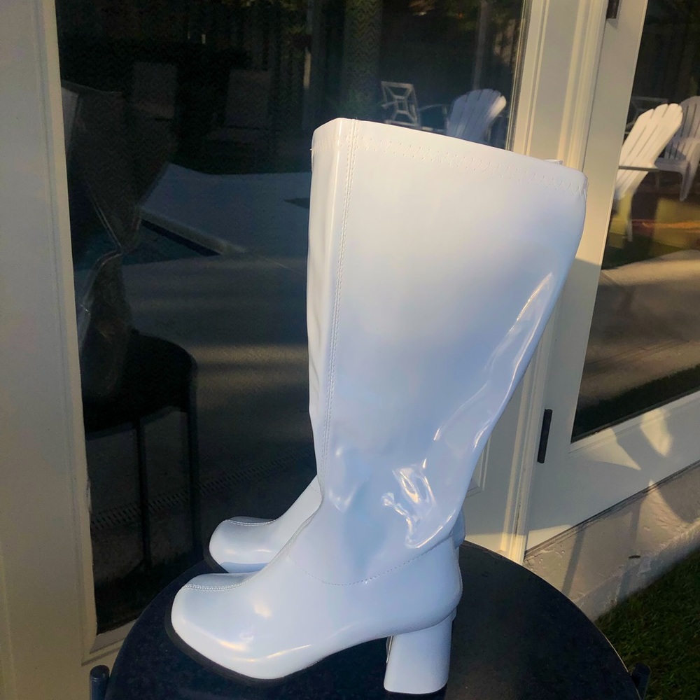 White Gogo boot so cute and perfect for any outfit!